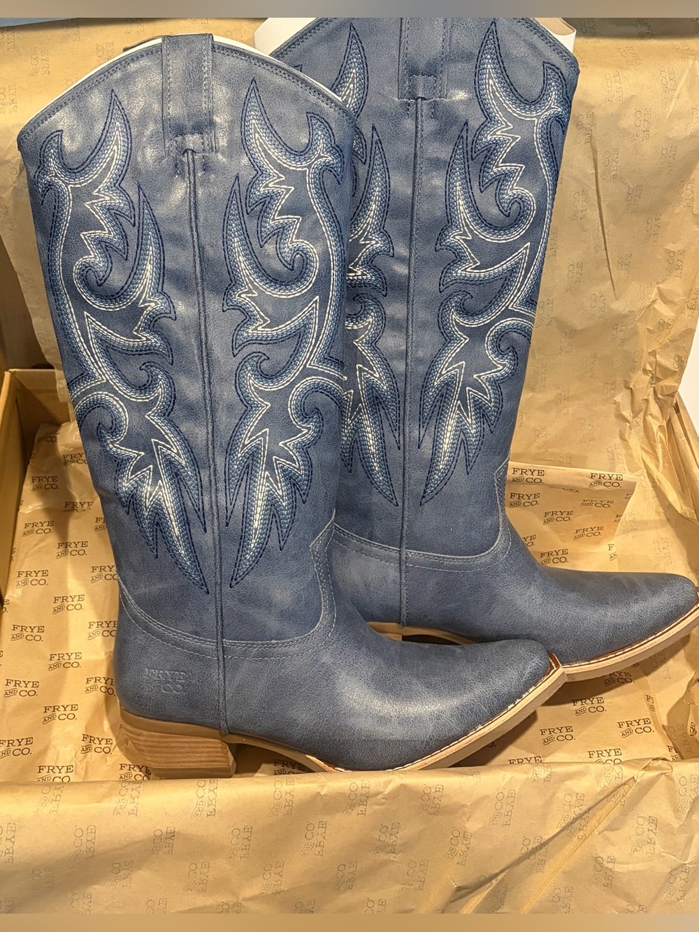 NIB Embroidered Snip Toe Cowgirl Boots
